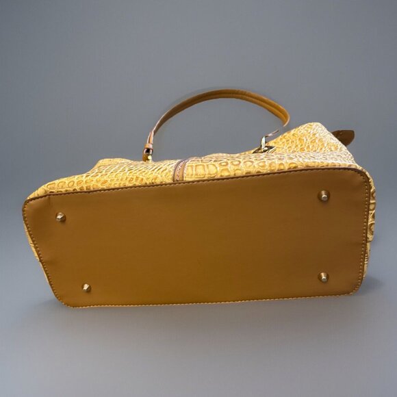 👜 MC Elegance Leather Shoulder Bag | Spacious & Stylish Work Tote - Picture 7 of 15